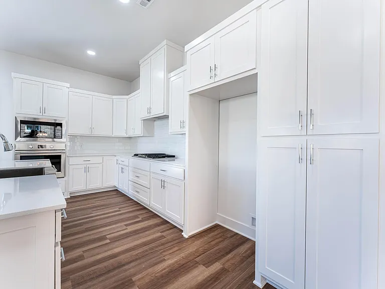 6306 Luna Ln — Photo 5