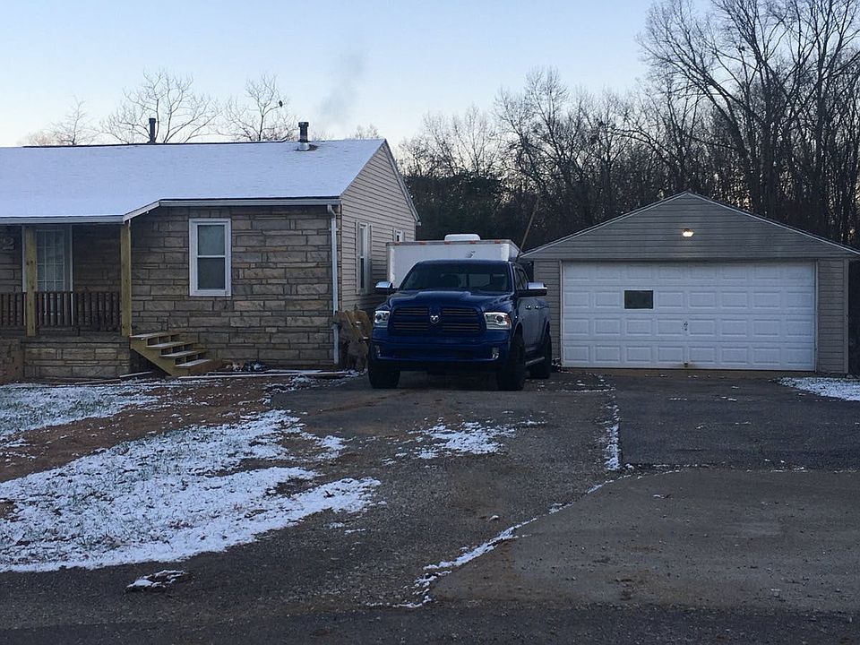 2nd image of 1095 Core Rd
