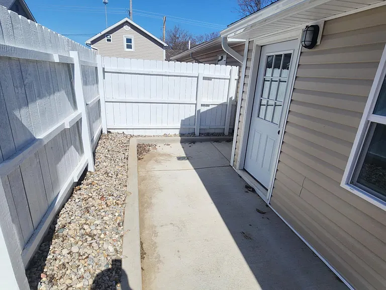 935 W Main St #E — Photo 4