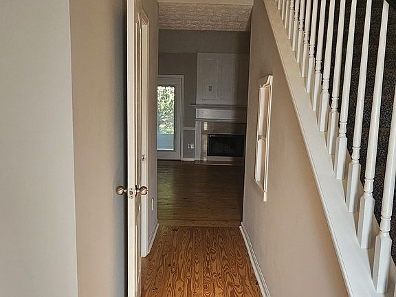 5th image of 102 Ruby Way
