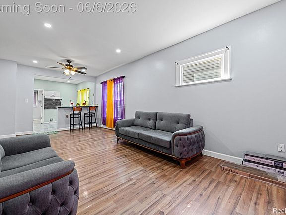 5th image of 5669 Casper St