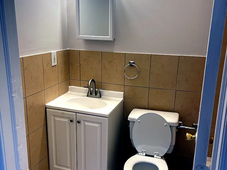 1020 S 52nd St #3 — Photo 7