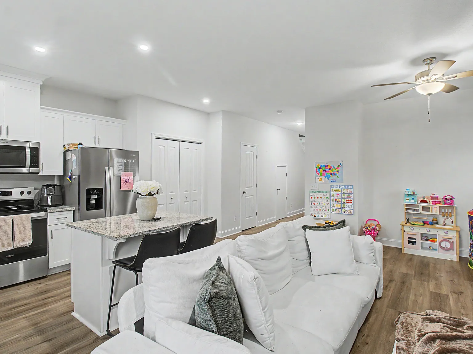 10 Beaumont Drive - 1 — Photo 4