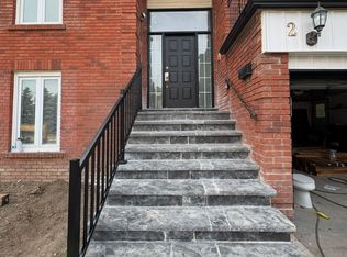 2 Pearson Ave, Richmond Hill, ON L4C 6T5