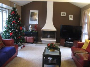 5726 Riviera Dr, Fort Wayne, IN 46825