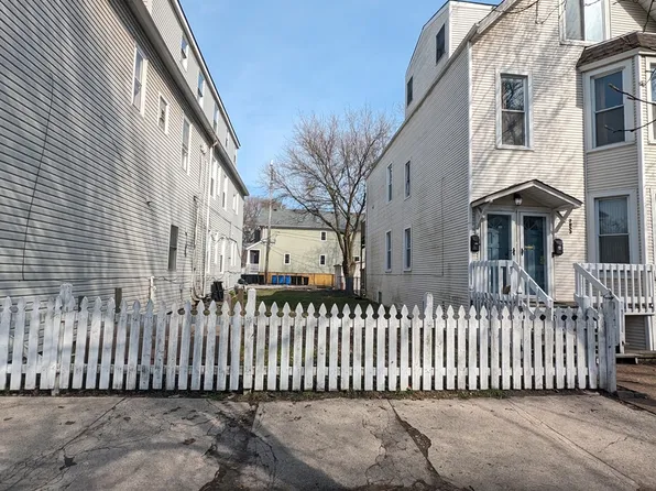 3057 N Leavitt St, Chicago, IL 60618