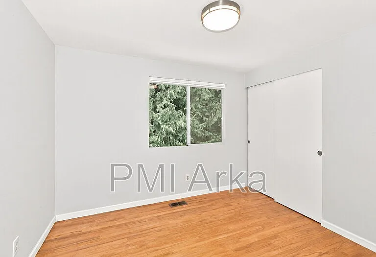 23408 NE 29th Pl — Photo 8