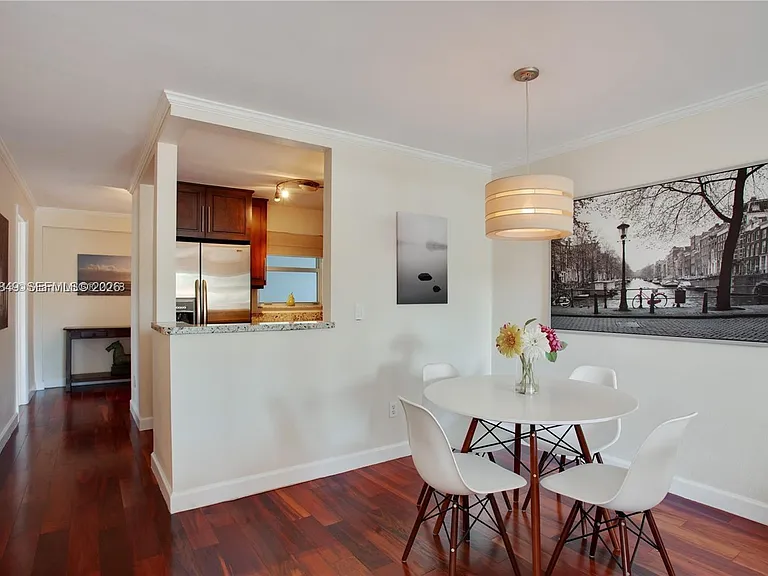 1610 Lenox Ave #301 — Photo 2