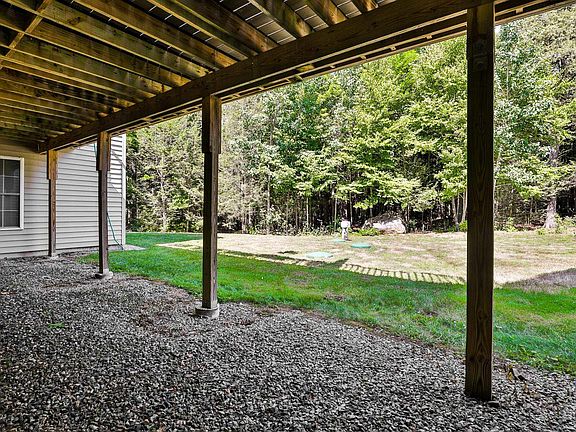 4th image of 27 Cottage Ln