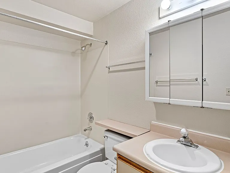 Heron View Apartment Homes — Photo 48