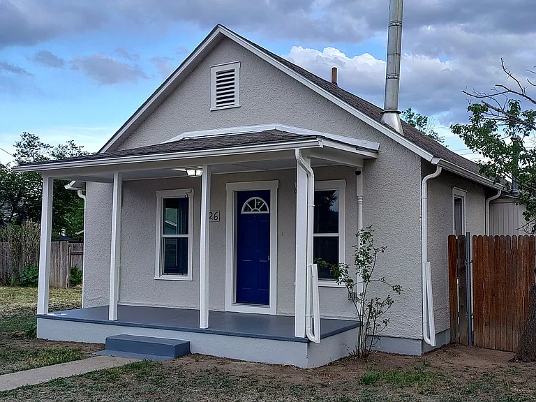 826 Forest Ave — Photo 2