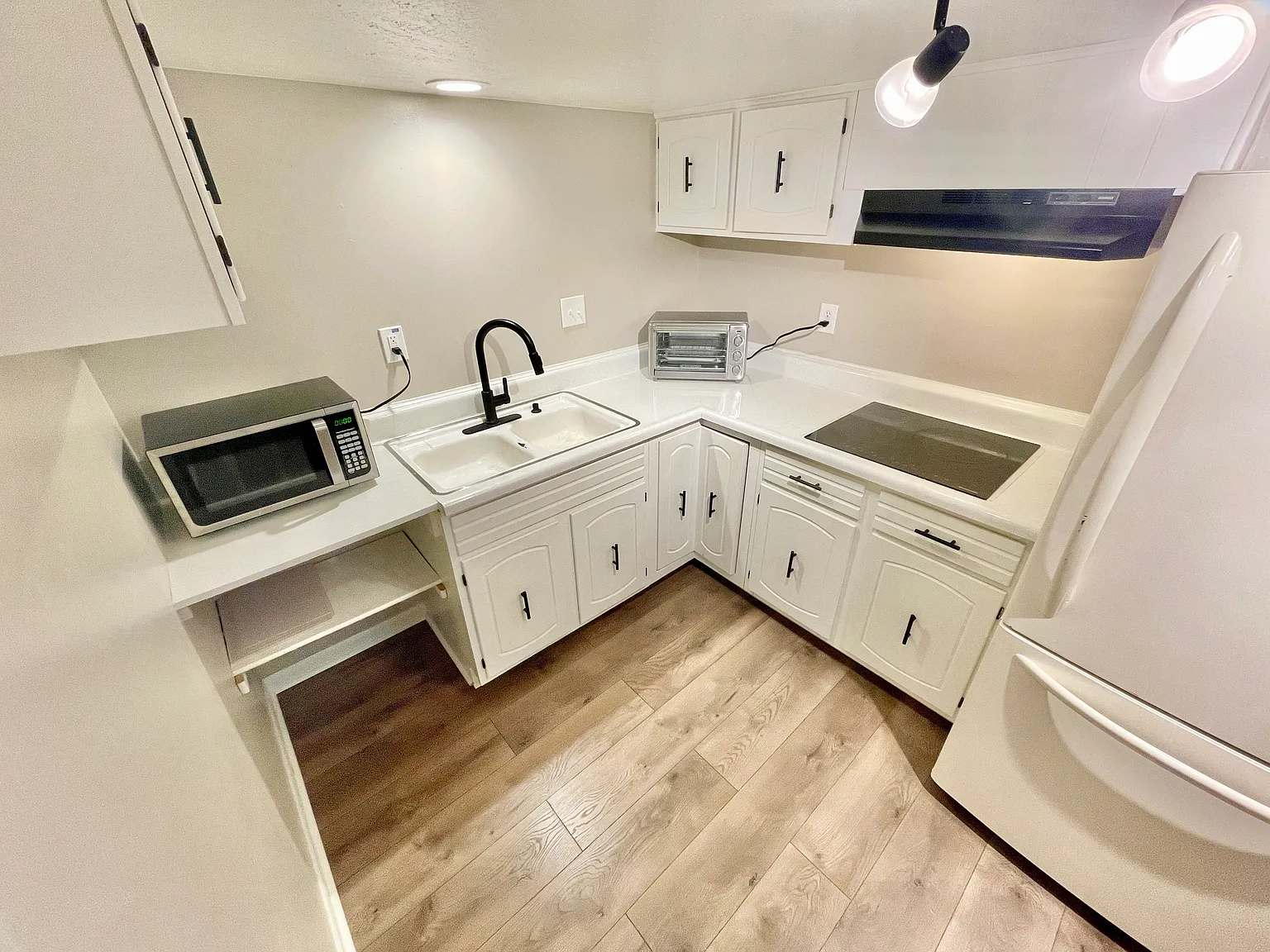 12104 E Virginia Dr — Photo 2