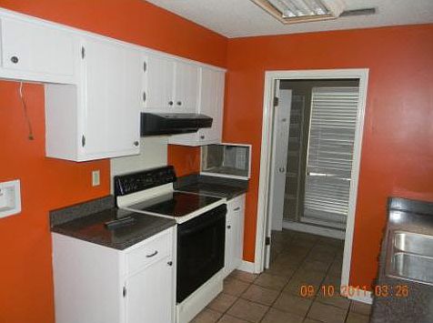 5th image of 574 Wyndamere Pl