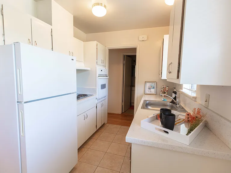 1540 Jackson St — Photo 18