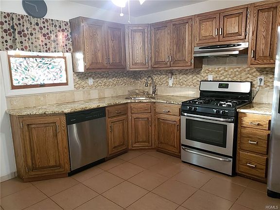 5th image of 147 Hudson Ave