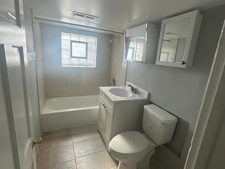 1091 Ash Dr #1 — Photo 6