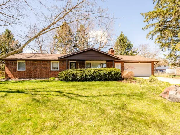 8794 Meadowview Ct, Berrien Springs, MI 49103