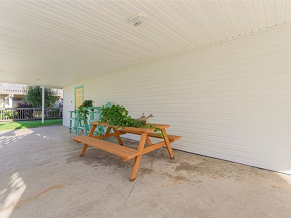 3rd image of 4102 Campeche Ct