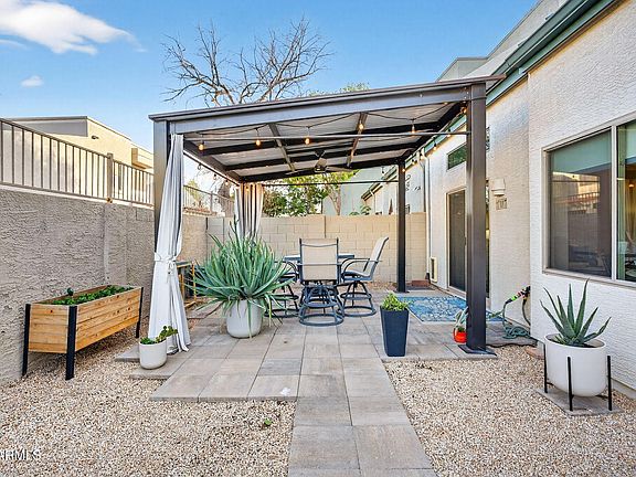 5th image of 2027 E UNIVERSITY Drive #117