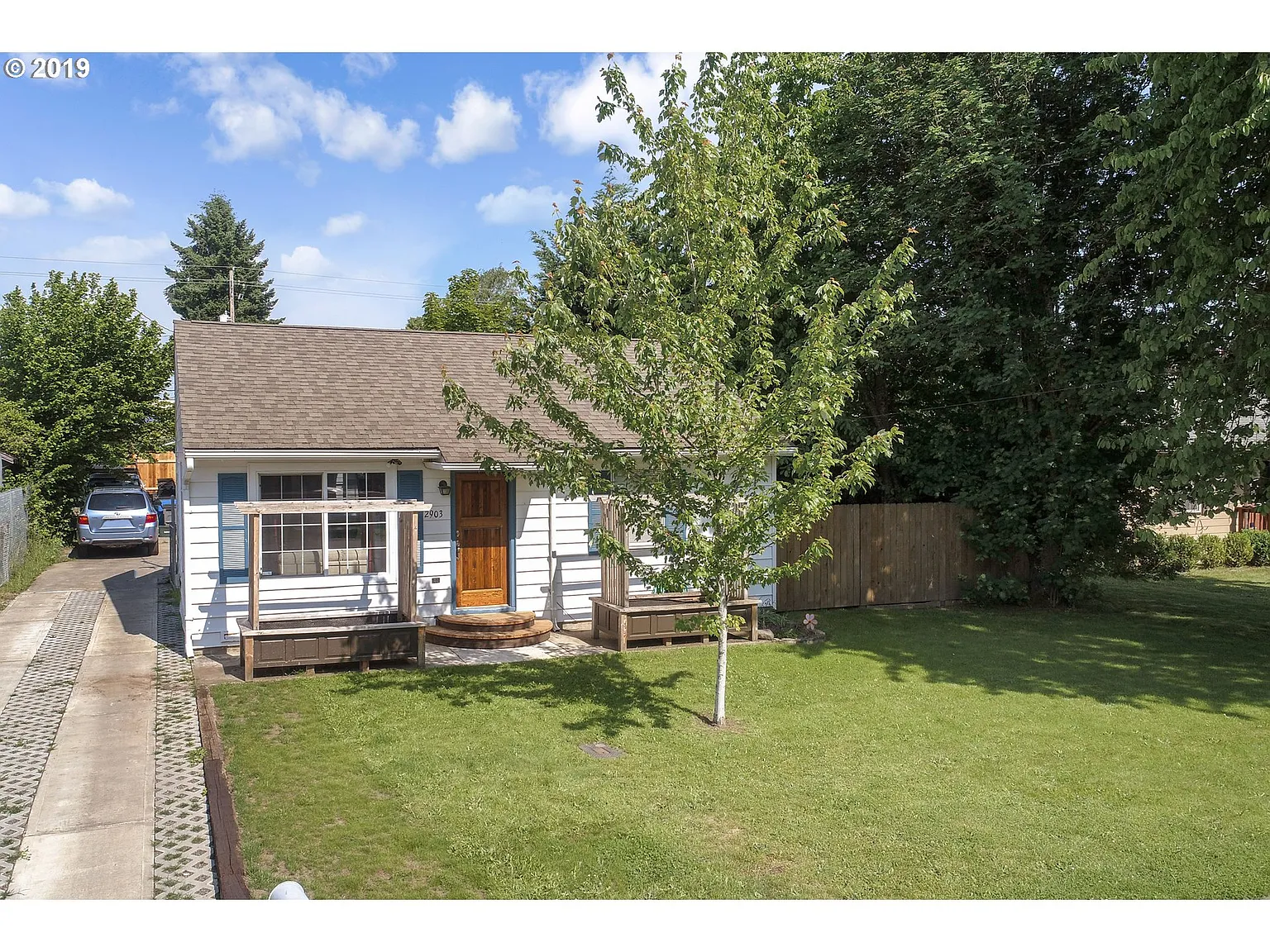 2903 Unander Ave photo 1