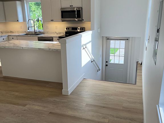 2nd image of 173 W 20th St #101
