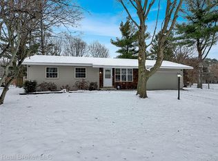 5611 Miriam Dr, Saginaw, MI 48601