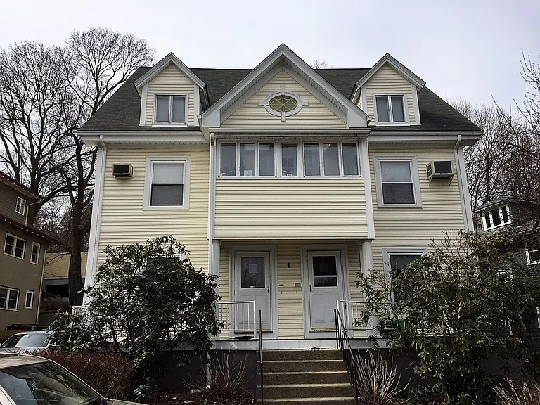 1 Columbia Ter — Photo 1