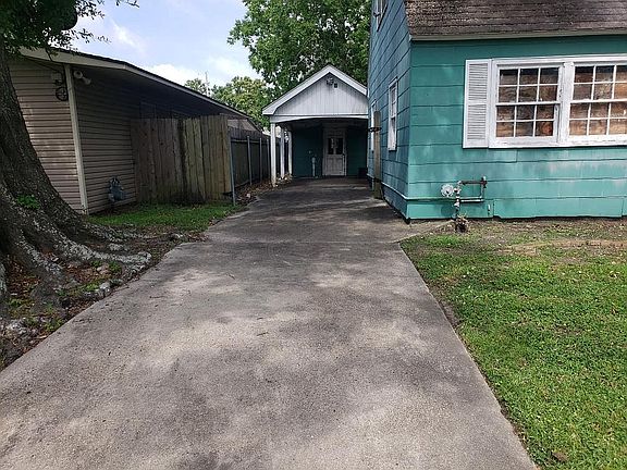 Front - driveway view