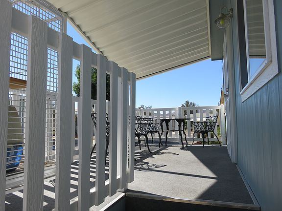 Large Covered Front Deck.