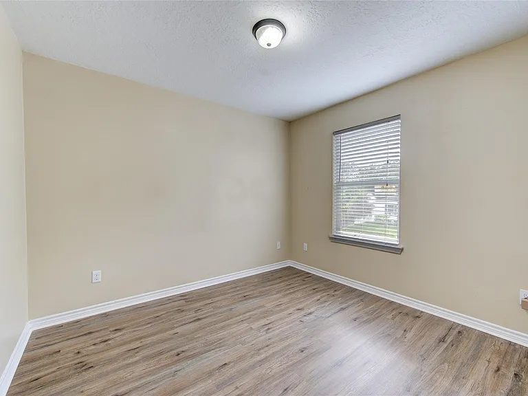 605 Center St #B — Photo 29