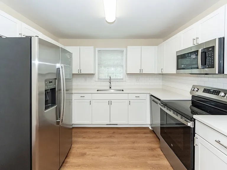 777 Bonham Dr — Photo 23
