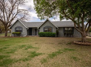 8211 Greendale Rd, Tulsa, OK 74131