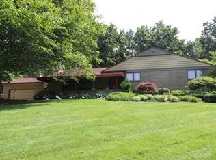 801 White Oak Cir, Pittsburgh, PA