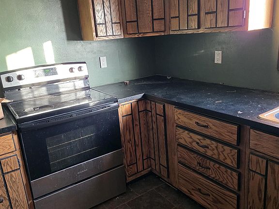 3rd image of 280 Parker St
