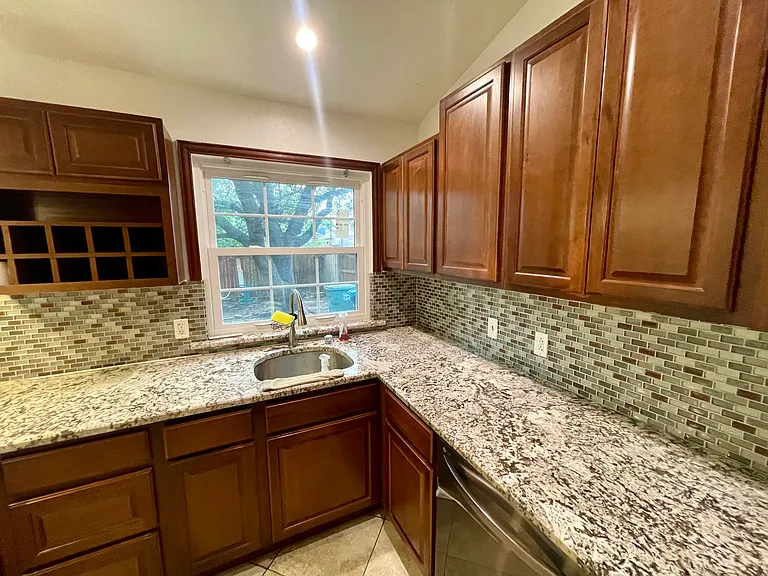 8108 Marie Ln — Photo 4