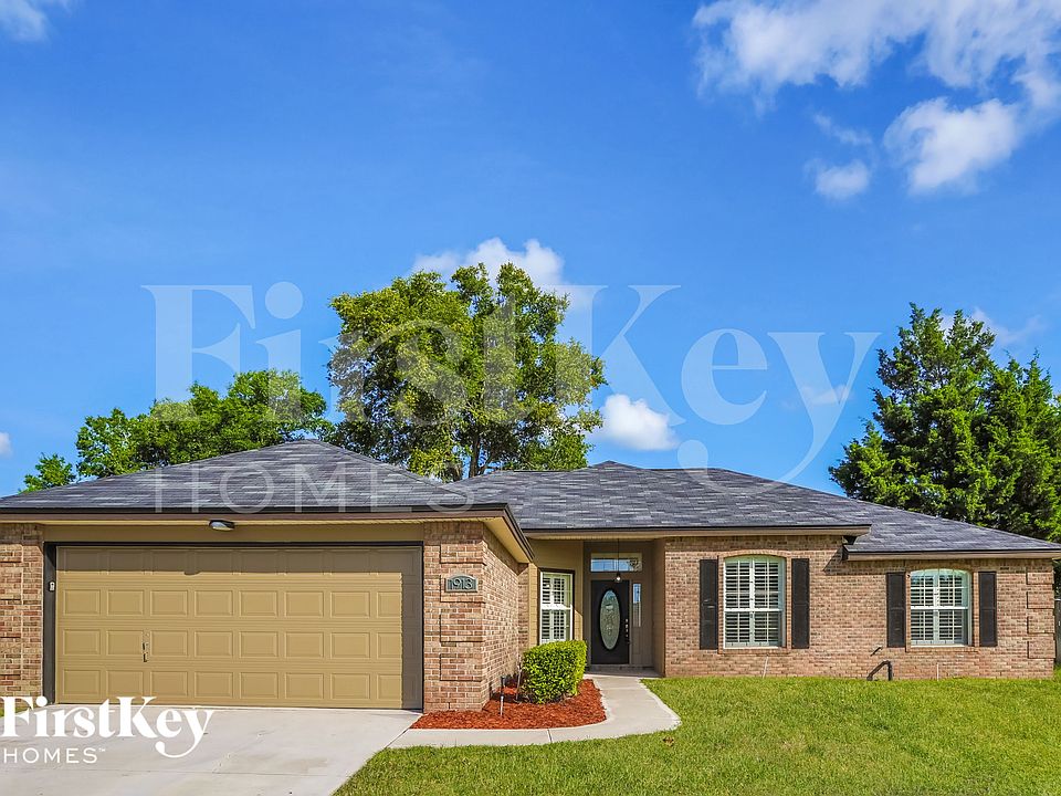 1st image of 1913 Belhaven Dr