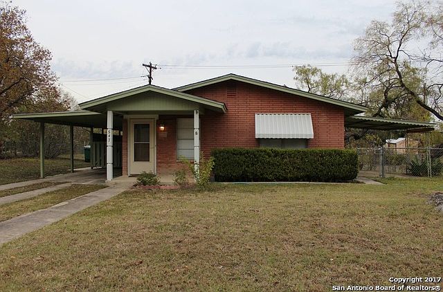 1st image of 547 Sprucewood Ln