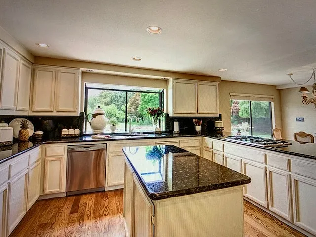 352 Troon Ct — Photo 6