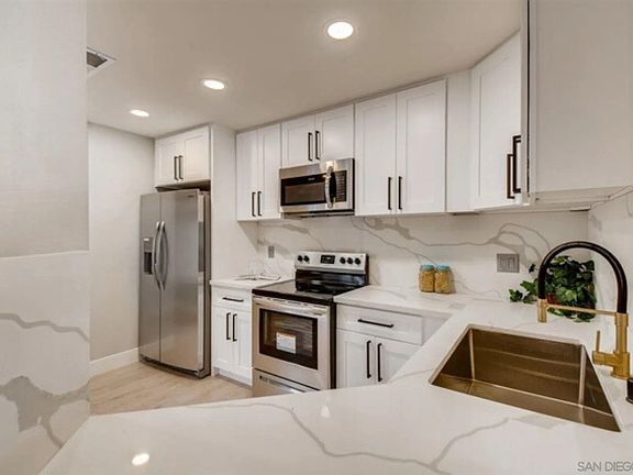 2nd image of 13801 Pinkard Way Unit 7