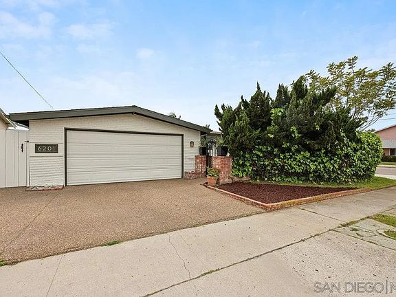 3rd image of 6201 Mount Adelbert Dr