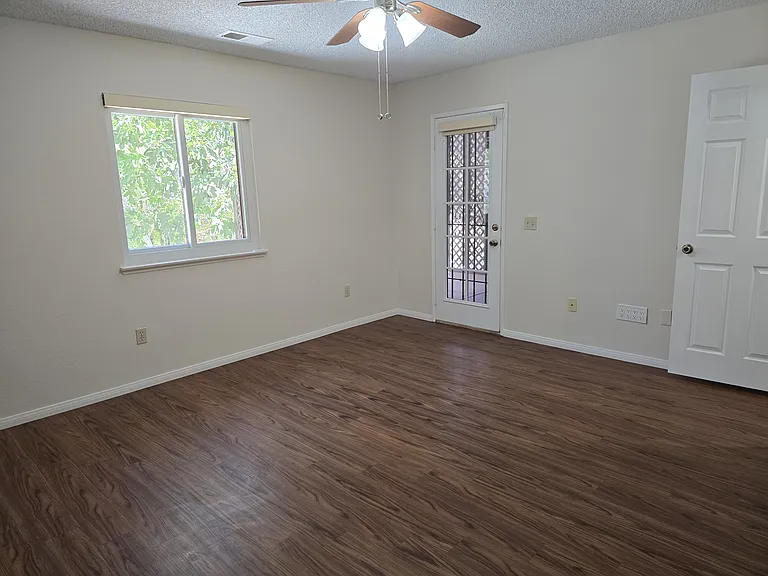 11643 Ash St — Photo 14