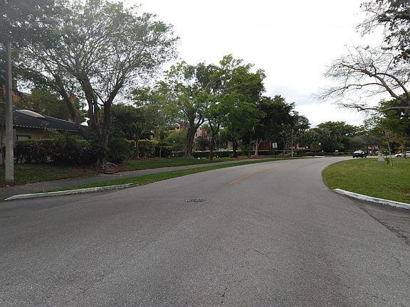 4th image of 2200 S Cypress Bend Dr APT 105