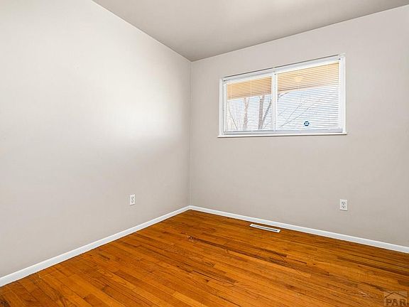 5th image of 3126 Skyview Ave