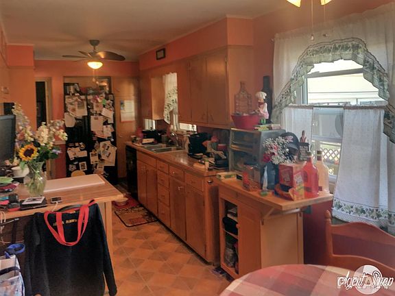 5th image of 518 Columbus Ave