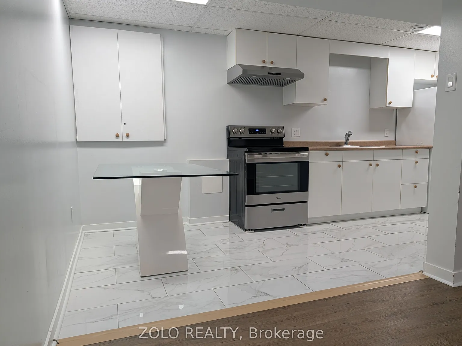 3 bed, $2,100 — Photo 2