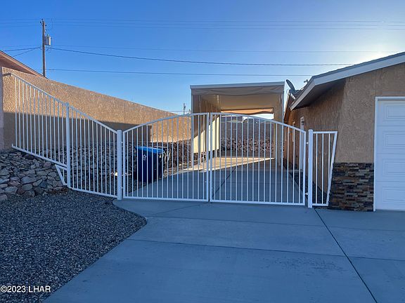2nd image of 3782 Beachview Dr