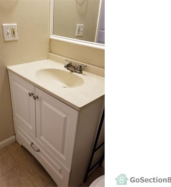 1st image of 160 NW 14th St APT 11
