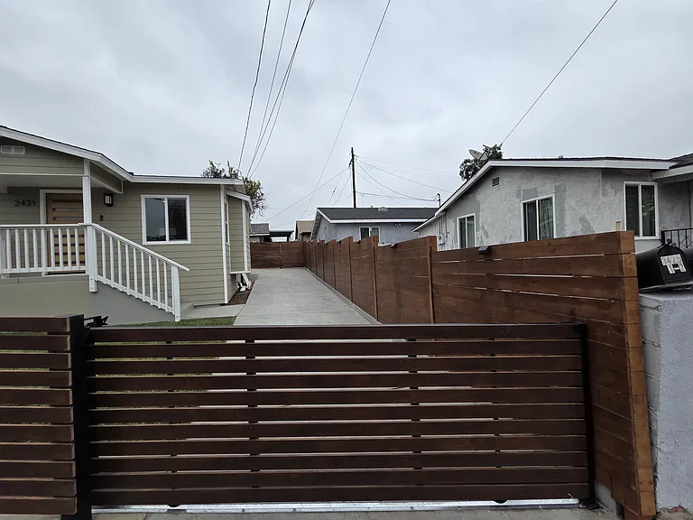 3421 Whiteside St — Photo 18