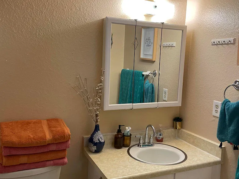 3322 E Farr Pl — Photo 6