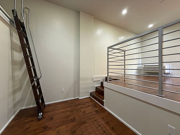 3rd image of 529 Stevenson St #218